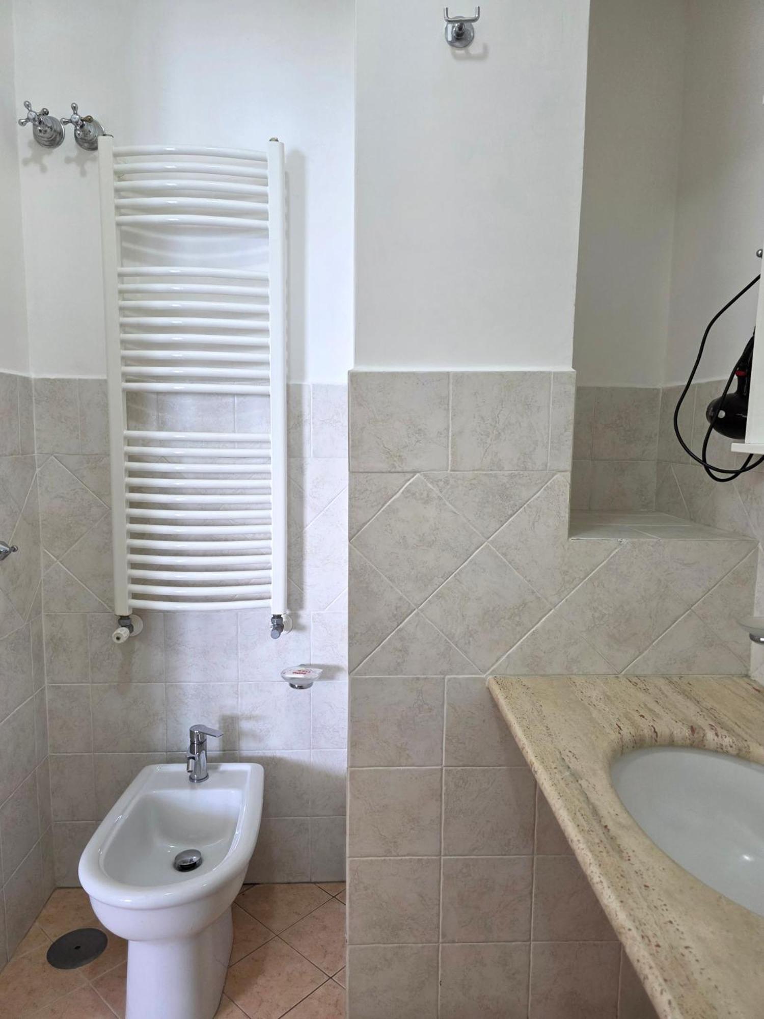 Oasi Relais Bed & Breakfast Вико Екуензе Екстериор снимка