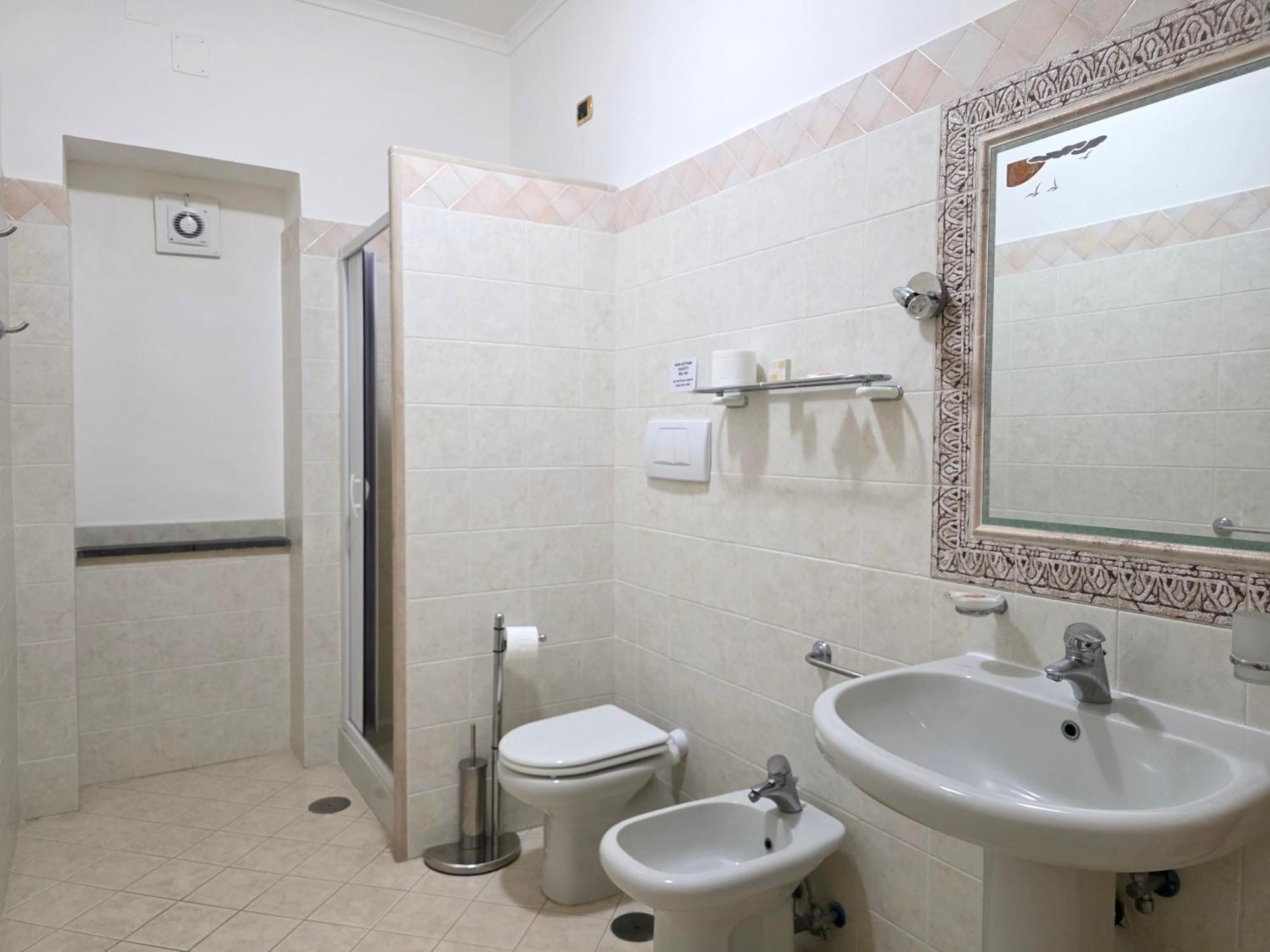 Oasi Relais Bed & Breakfast Вико Екуензе Екстериор снимка
