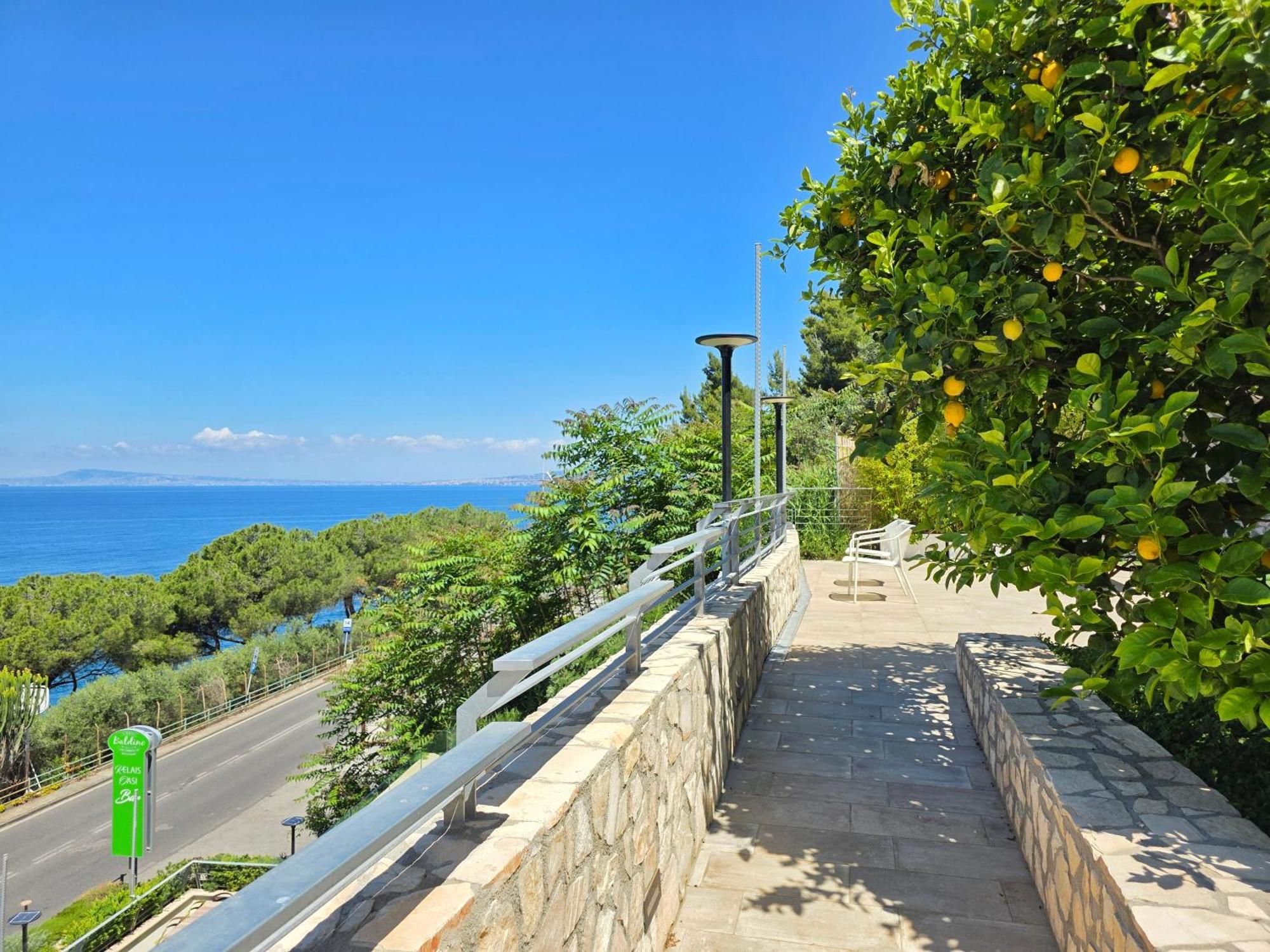 Oasi Relais Bed & Breakfast Вико Екуензе Екстериор снимка