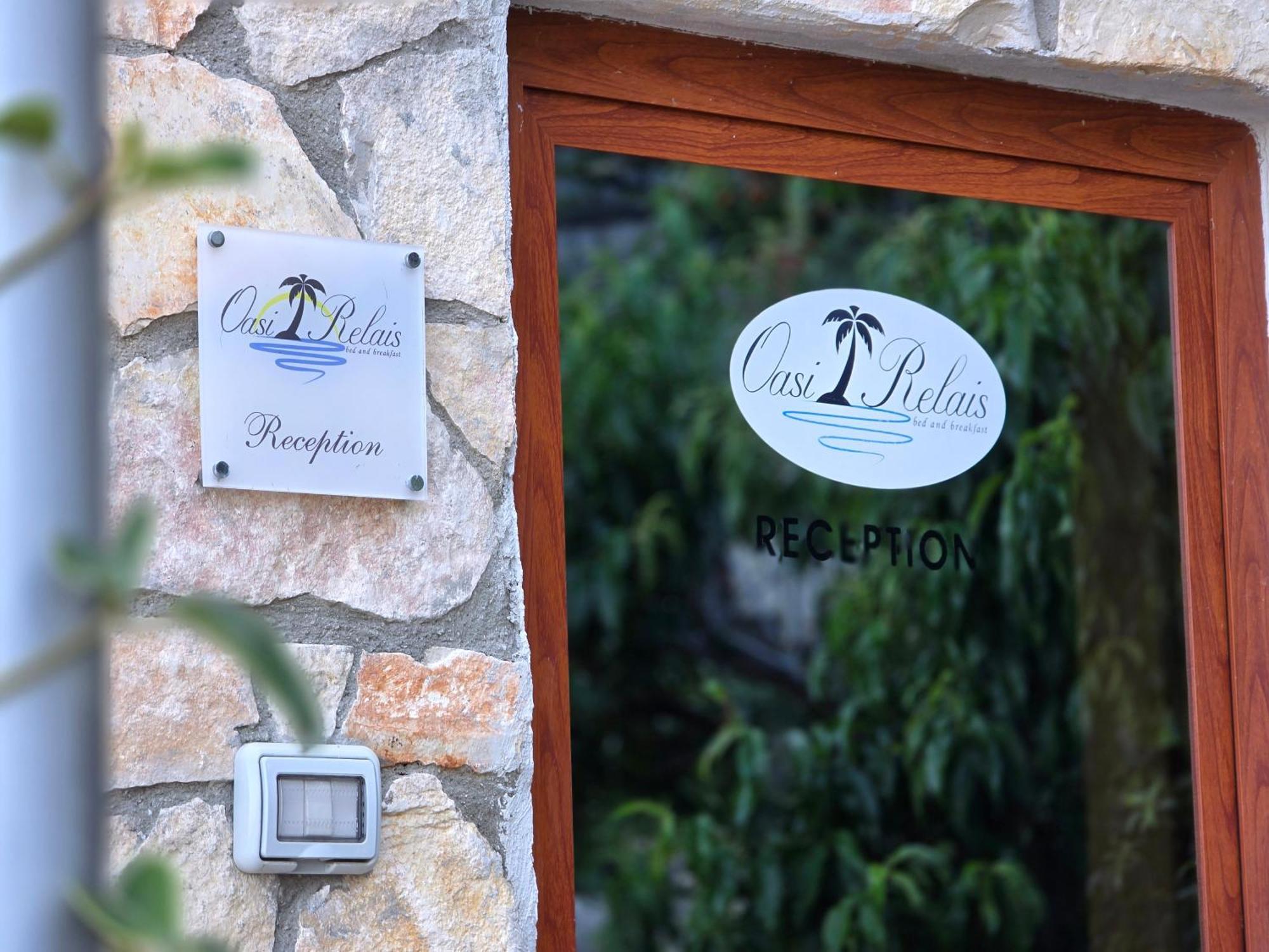 Oasi Relais Bed & Breakfast Вико Екуензе Екстериор снимка