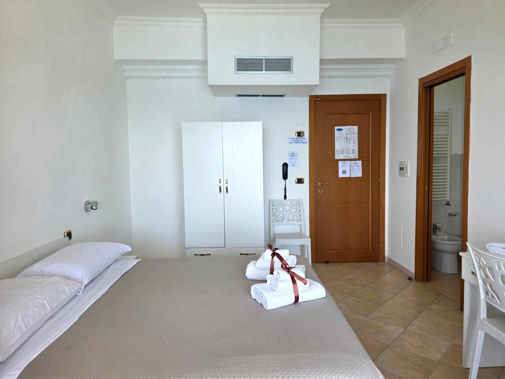 Oasi Relais Bed & Breakfast Вико Екуензе Екстериор снимка