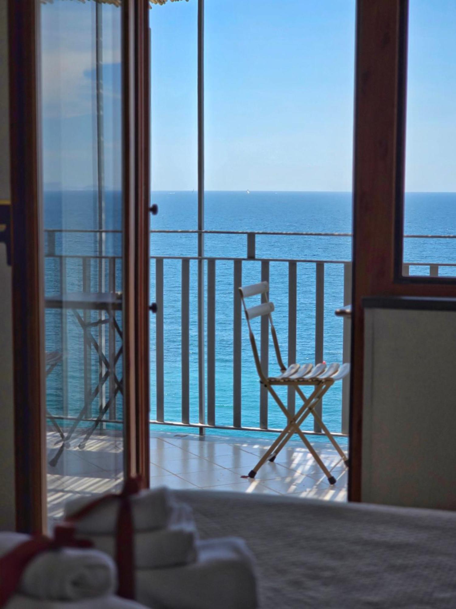 Oasi Relais Bed & Breakfast Вико Екуензе Екстериор снимка