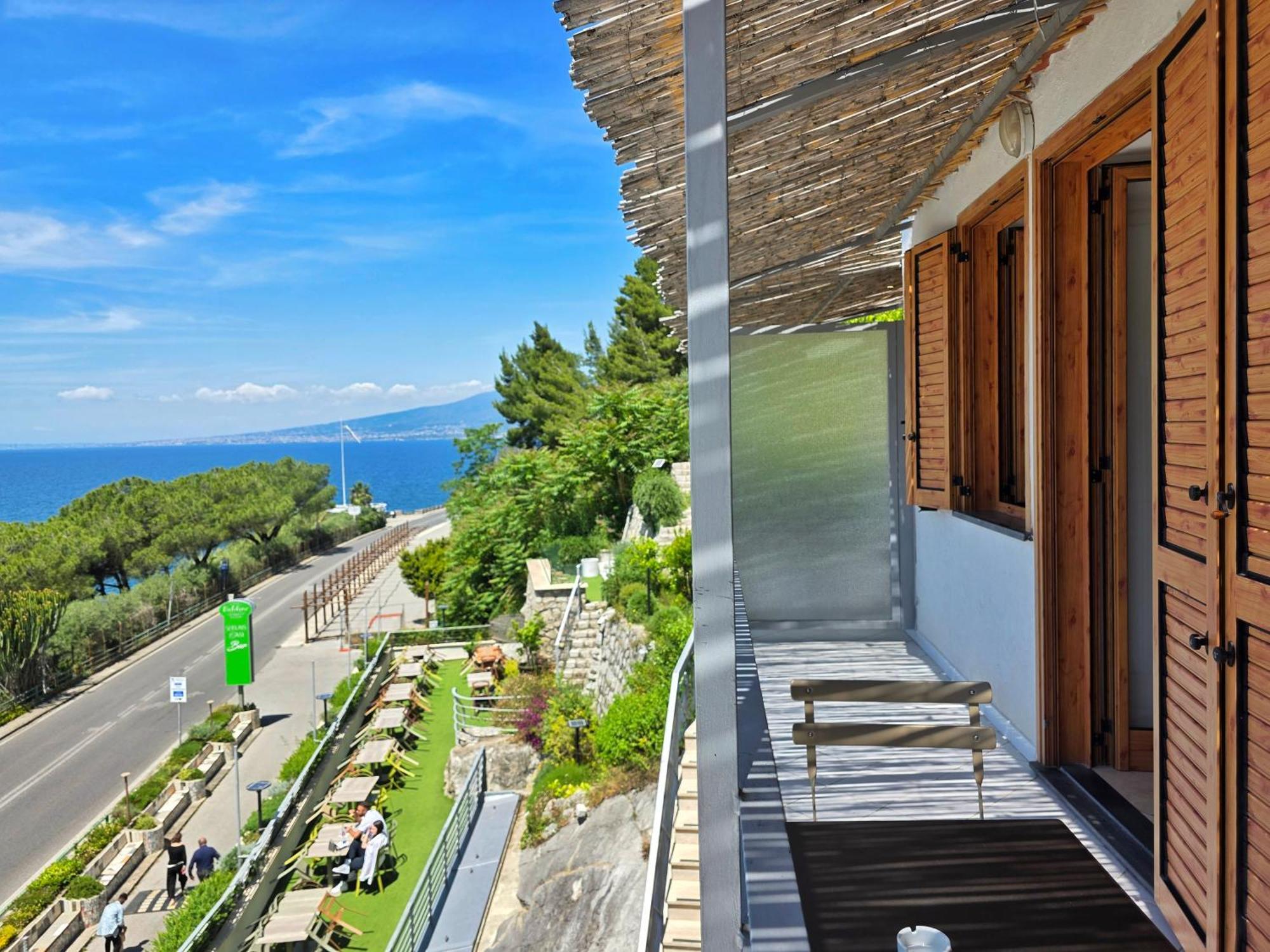 Oasi Relais Bed & Breakfast Вико Екуензе Екстериор снимка