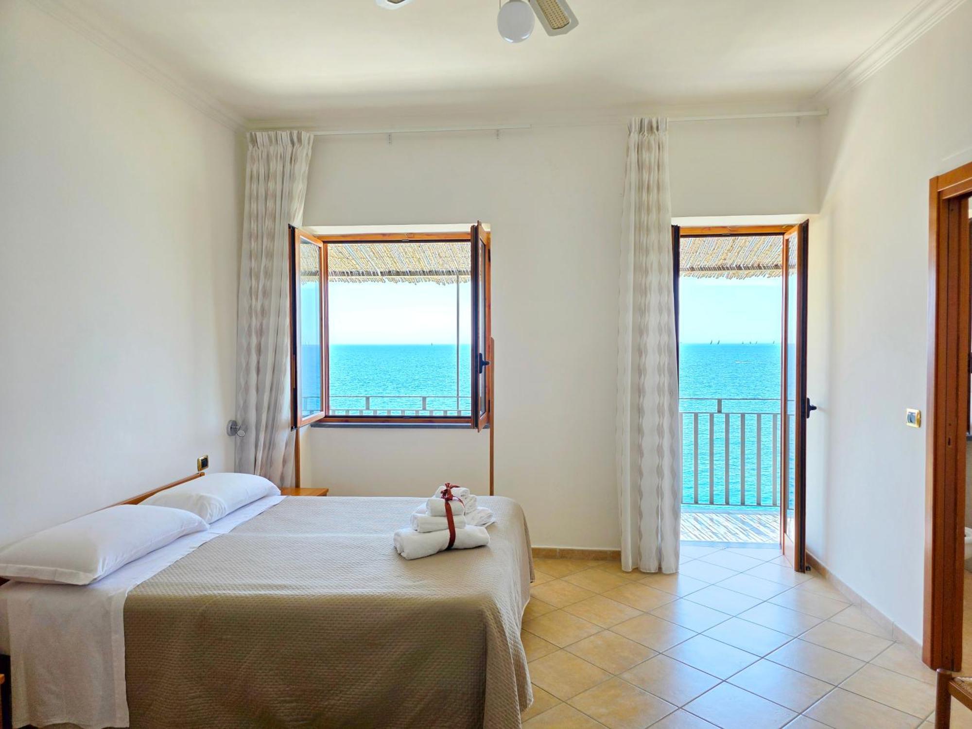 Oasi Relais Bed & Breakfast Вико Екуензе Екстериор снимка
