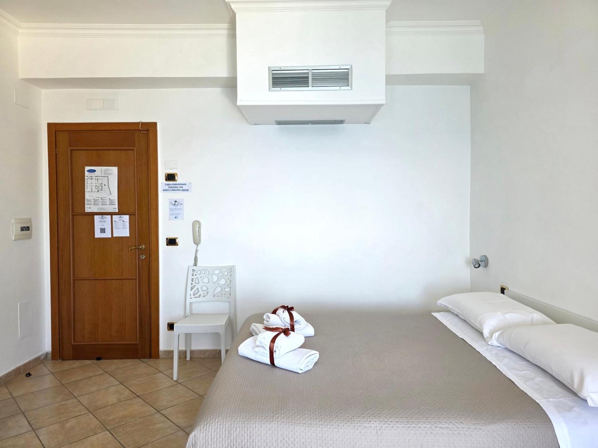 Oasi Relais Bed & Breakfast Вико Екуензе Екстериор снимка