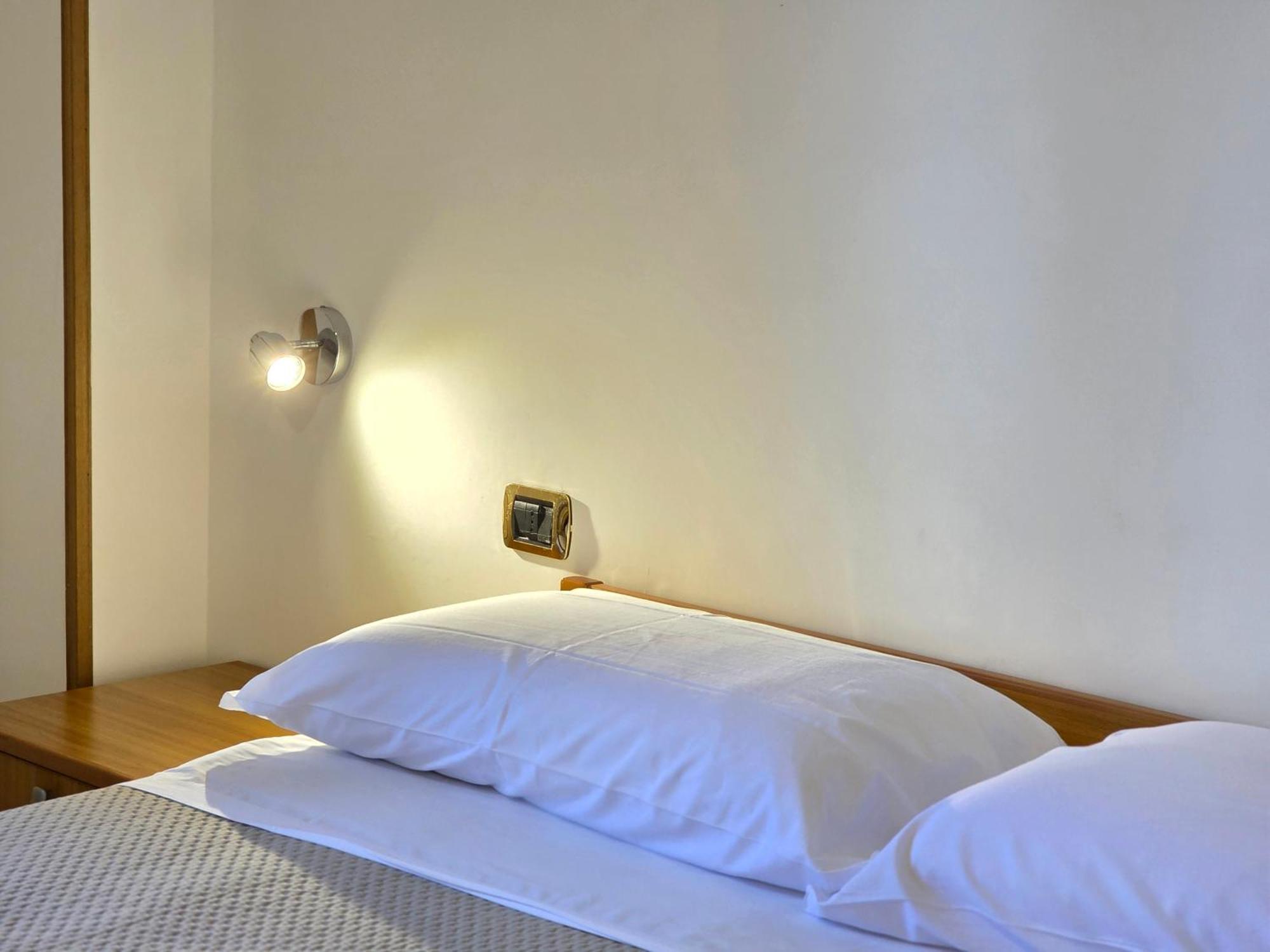 Oasi Relais Bed & Breakfast Вико Екуензе Екстериор снимка