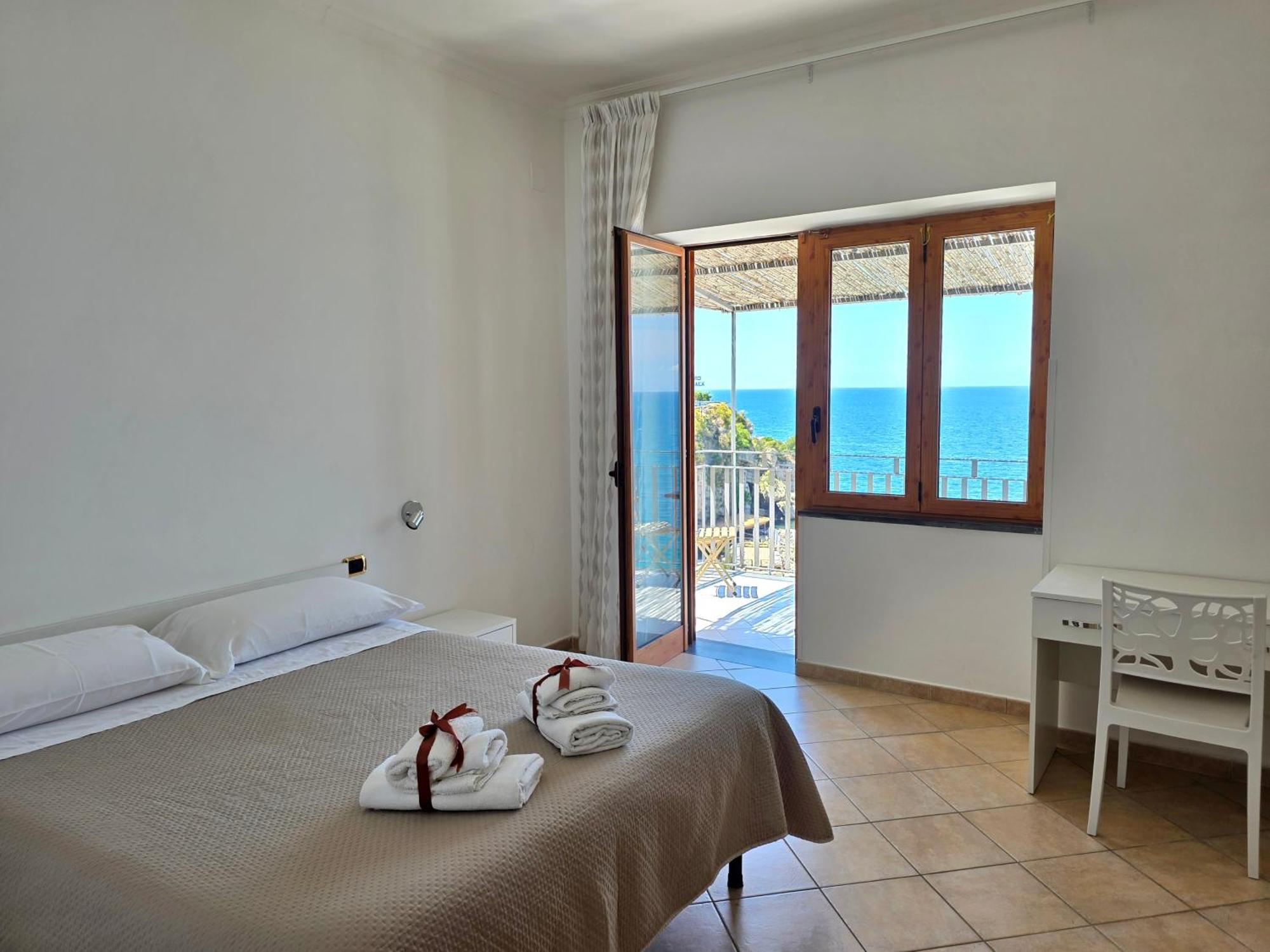 Oasi Relais Bed & Breakfast Вико Екуензе Екстериор снимка