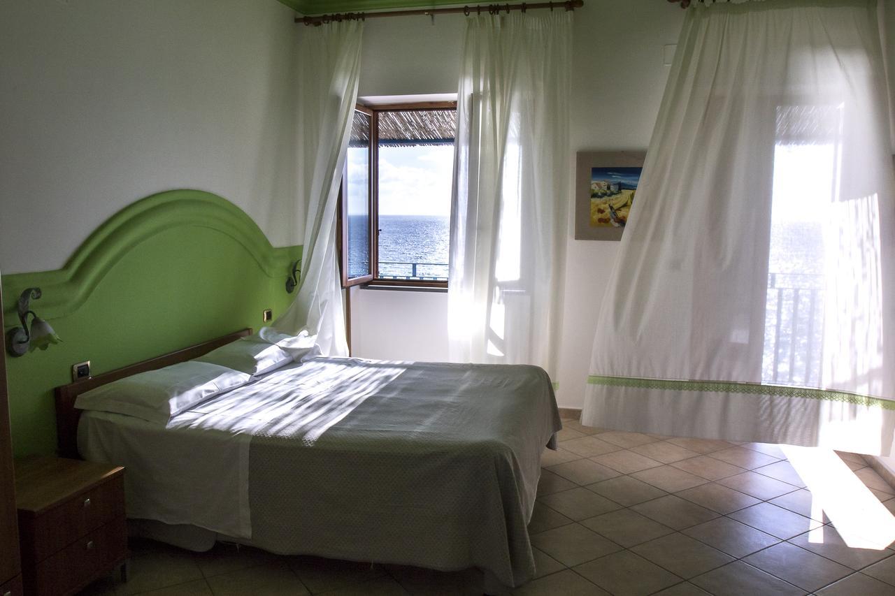 Oasi Relais Bed & Breakfast Вико Екуензе Екстериор снимка