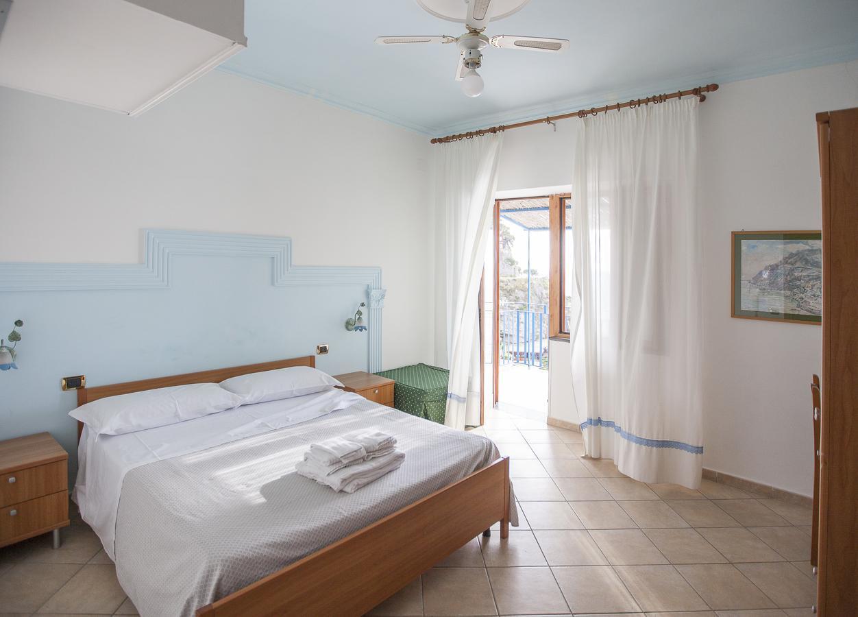 Oasi Relais Bed & Breakfast Вико Екуензе Екстериор снимка