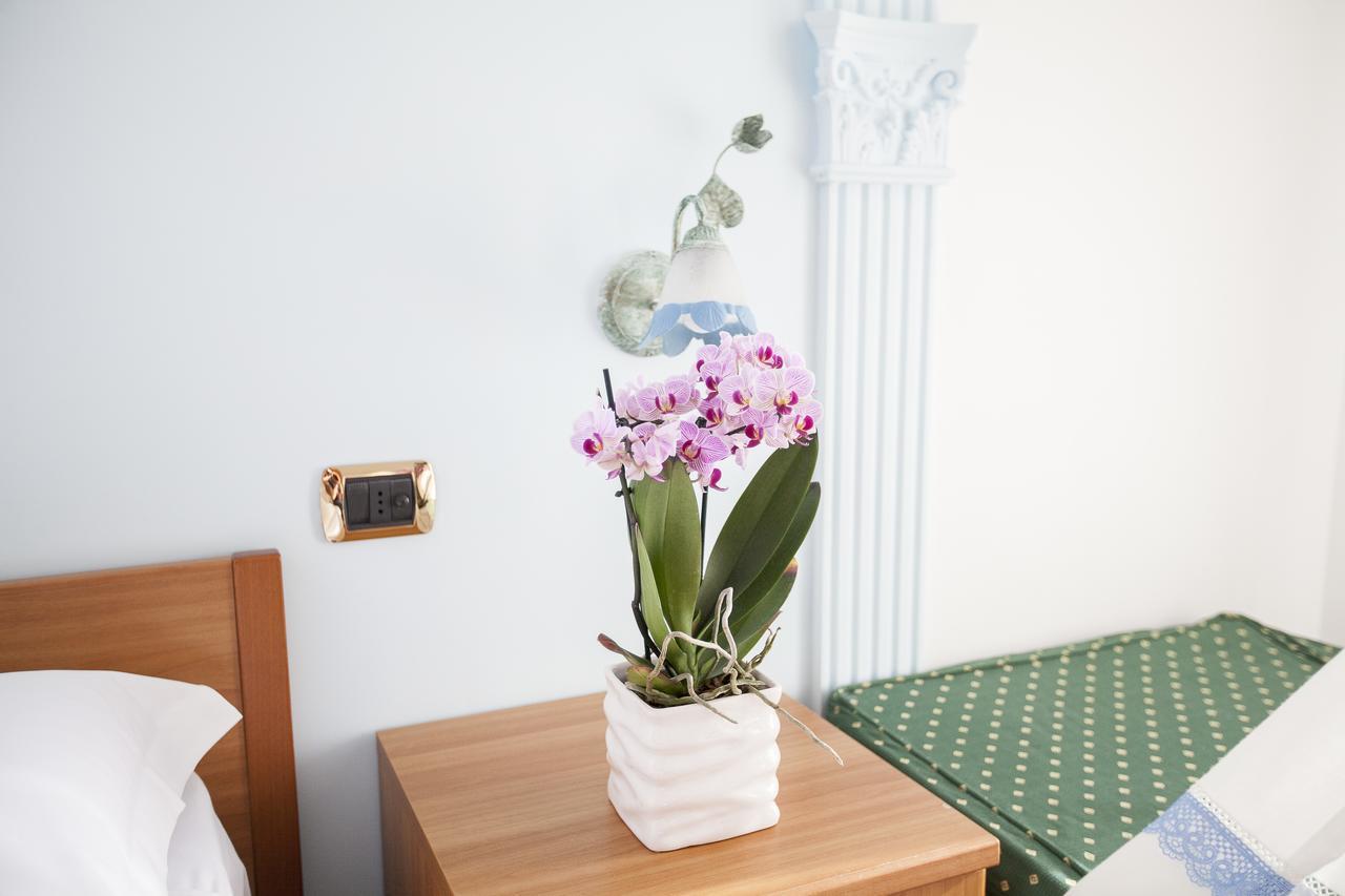 Oasi Relais Bed & Breakfast Вико Екуензе Екстериор снимка